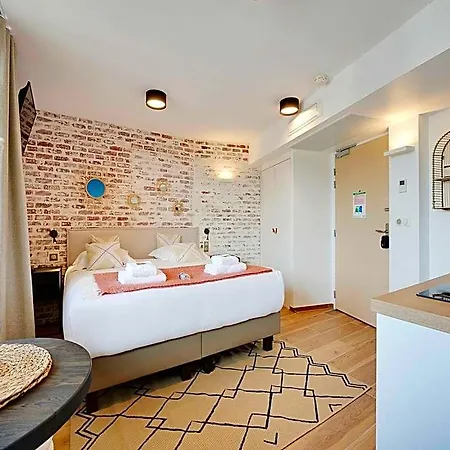 Magnificent With Rooftop - 2p - Vanves Szálloda Párizs